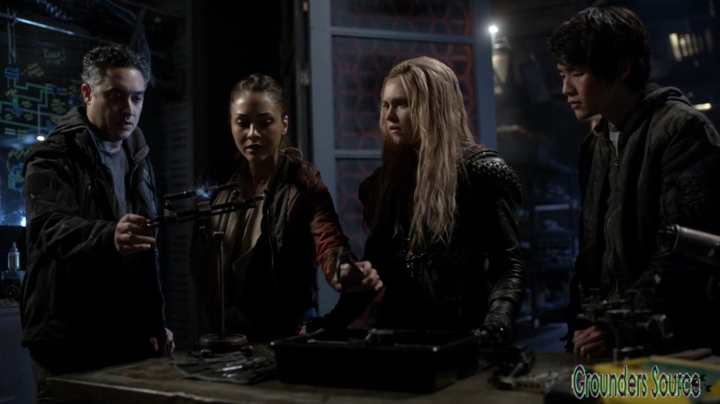 The 100 Season Three Episode Twelve Demons Captures-1800
