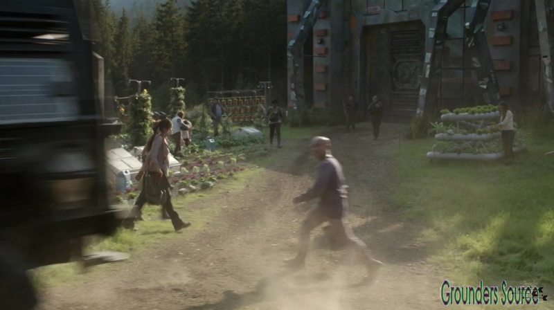 The 100 Season 3 Sneak Peek We Are Survivors iTunes Exclusive-3191
