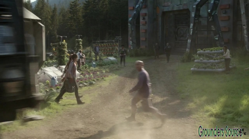 The 100 Season 3 Sneak Peek We Are Survivors iTunes Exclusive-3189
