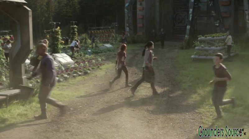 The 100 Season 3 Sneak Peek We Are Survivors iTunes Exclusive-3161
