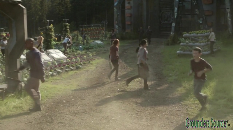 The 100 Season 3 Sneak Peek We Are Survivors iTunes Exclusive-3159
