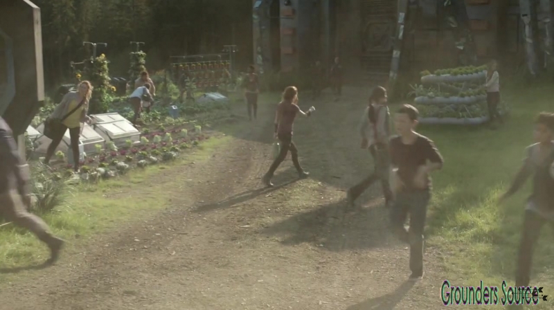 The 100 Season 3 Sneak Peek We Are Survivors iTunes Exclusive-3151
