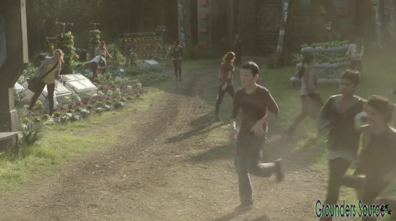 The 100 Season 3 Sneak Peek We Are Survivors iTunes Exclusive-3142
