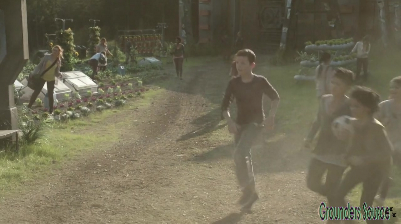 The 100 Season 3 Sneak Peek We Are Survivors iTunes Exclusive-3139

