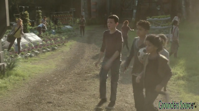 The 100 Season 3 Sneak Peek We Are Survivors iTunes Exclusive-3128

