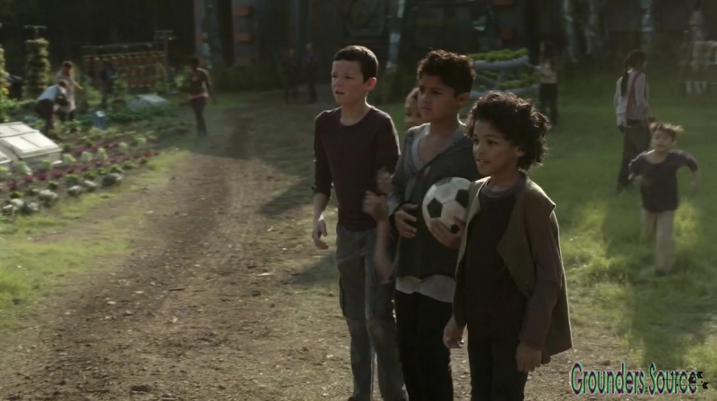 The 100 Season 3 Sneak Peek We Are Survivors iTunes Exclusive-3111
