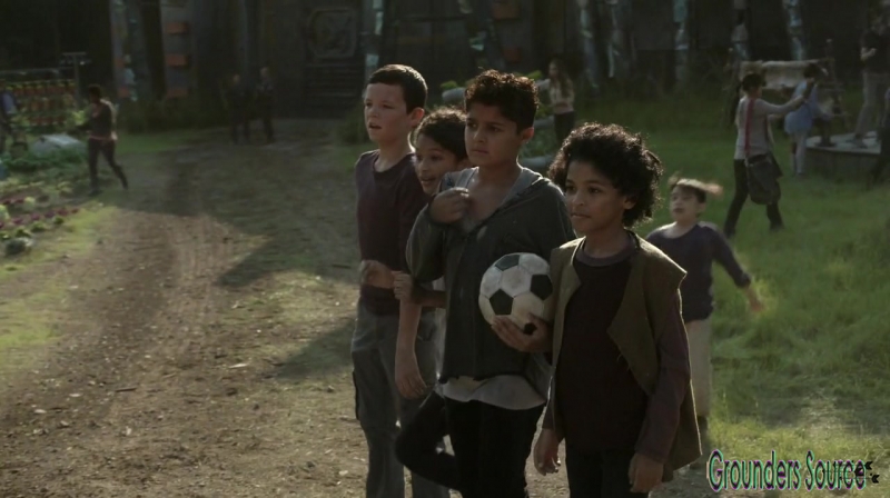 The 100 Season 3 Sneak Peek We Are Survivors iTunes Exclusive-3095
