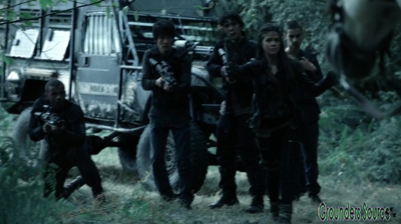 The 100 Season 3 Sneak Peek We Are Survivors iTunes Exclusive-647
