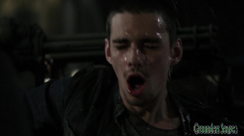 The 100 Season 3 Sneak Peek We Are Survivors iTunes Exclusive-447
