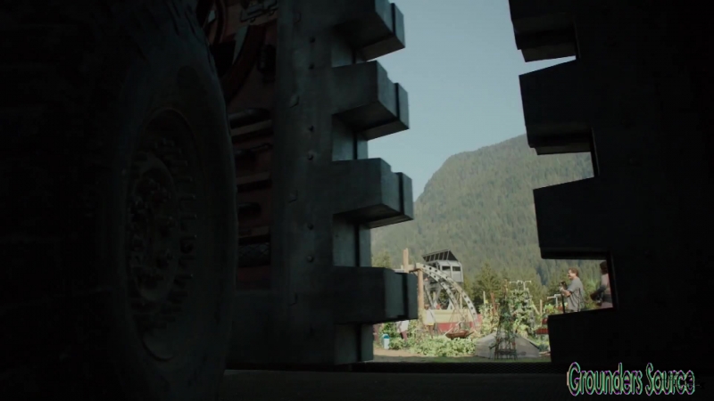 The 100 Hunted Extended Trailer-1221
