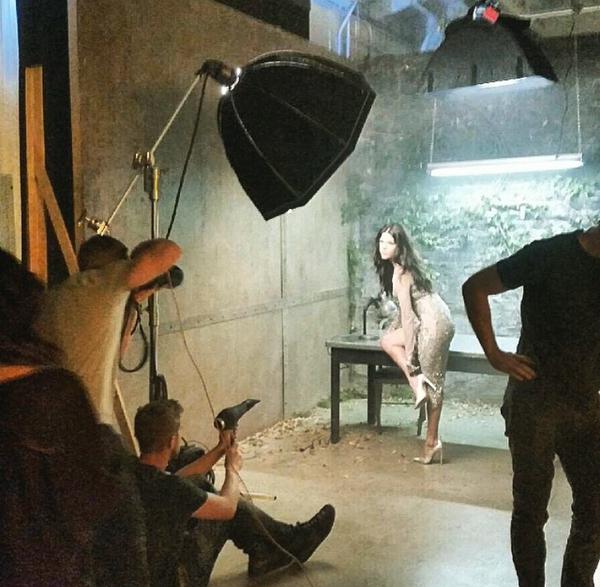 Smashbox Studios Photoshoot The 100 Charity Project Behind the Scenes
