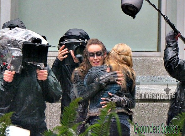 The 100 Season Three Behind the Scenes-197
