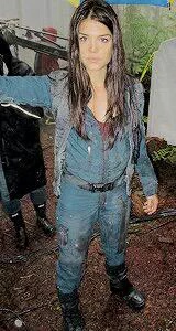The 100 Behind the Scenes-45
