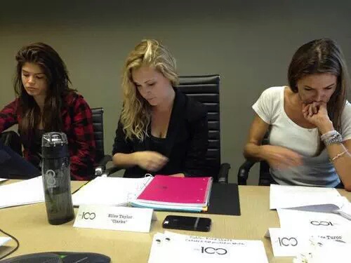 The 100 Behind the Scenes-18
