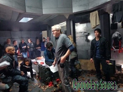 The 100 Season Three Behind the Scenes-205
