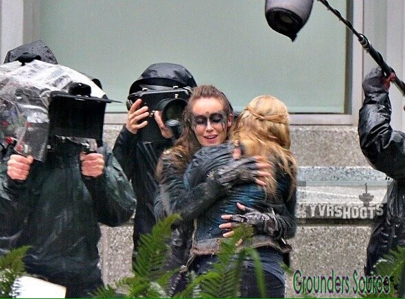 The 100 Season Three Behind the Scenes-204
