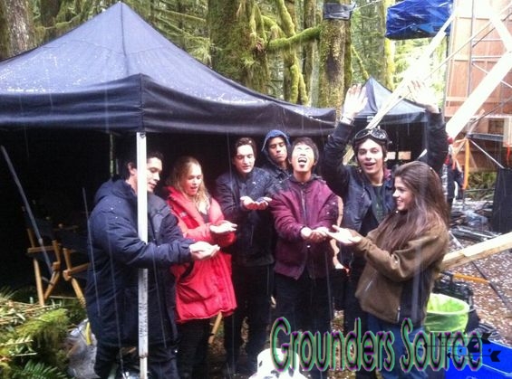 The 100 Behind the Scenes-86
