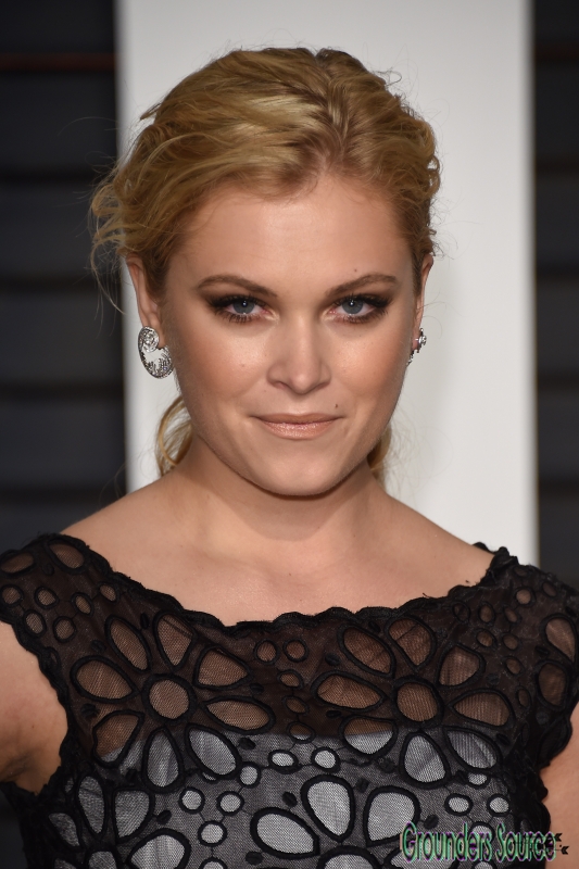 Eliza Taylor At Vanity Fair Oscars After Party Event February 22nd 2015
