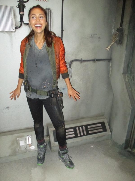 The 100 Behind the Scenes-51
