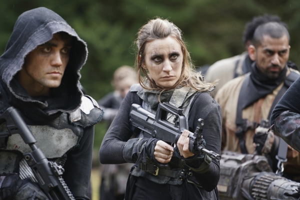 Season 7 The 100 7x16 The Last War Stills
