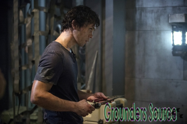 Promotional Stills 01x07 Contents Under Pressure Season One HQ
