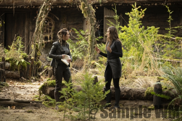 Season Seven Episode Stills 07x02 The Garden HQ
