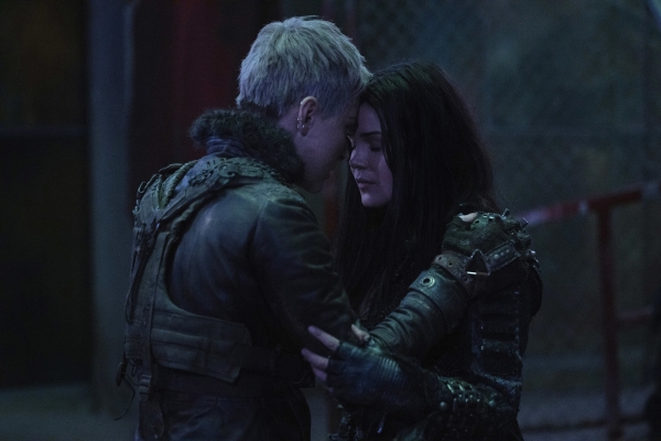 The 100 Season 7 7x15 The Dying Of The Light
