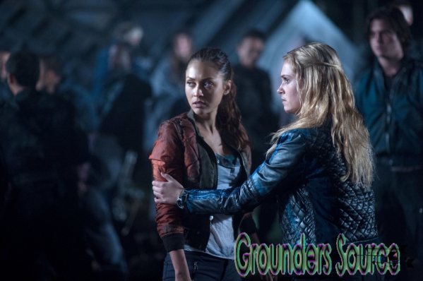 Episode Promo Stills The 100 Season Two 02x08 Spacewalker HQ
