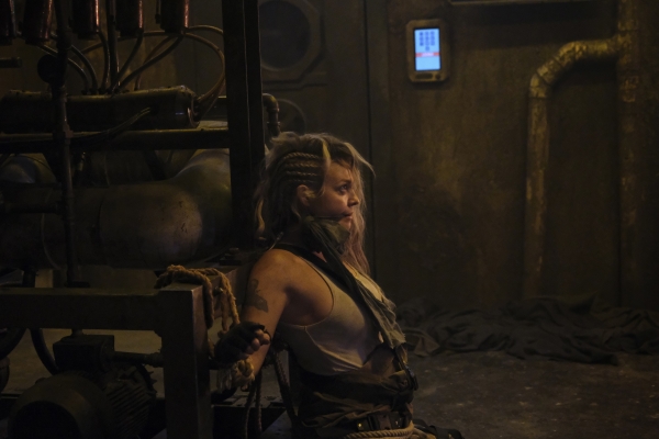 Season 7 The 100 Promotional Stills 7x12 The Stranger
