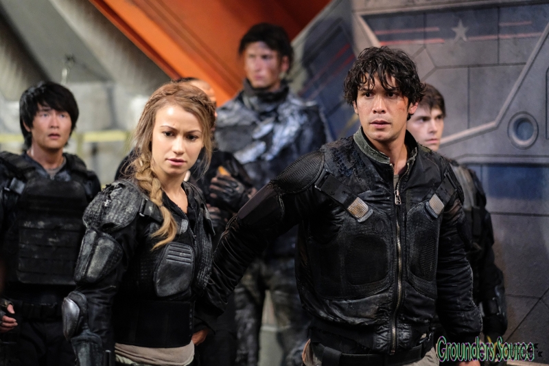 The 100 Promotional Stills HQ Episode Promo Stills Season Four 04x02 Heavy Lies The Crown
