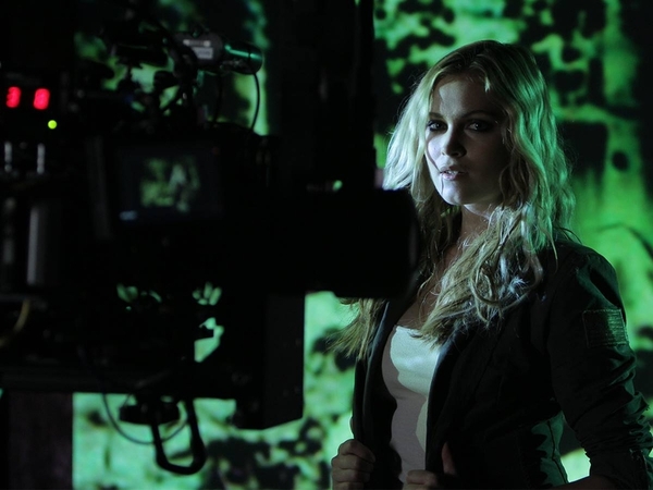 The 100 Behind the Scenes-42
