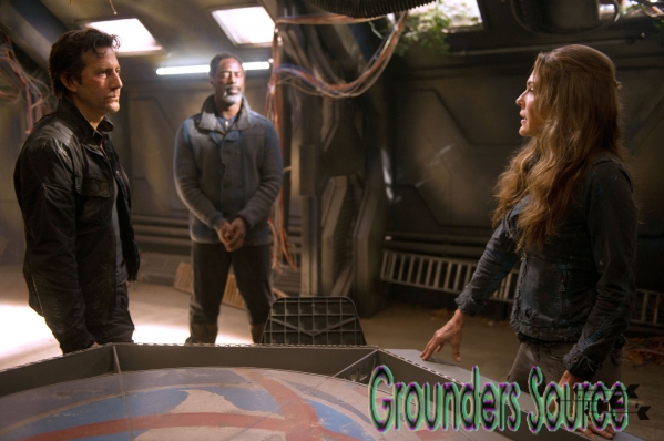 The 100 Season Two 02x08 Spacewalker HQ Promo Stills
