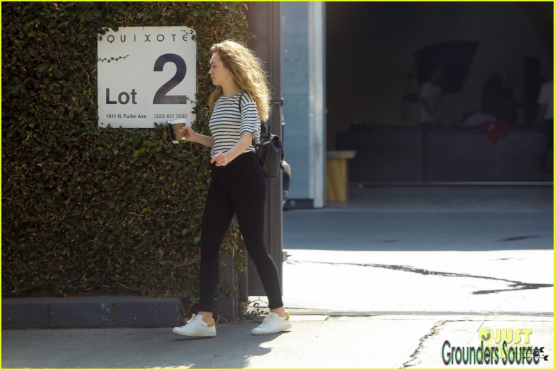 Alycia Debnam-Carey On Set June 26th 2016 Photoshoot -2
