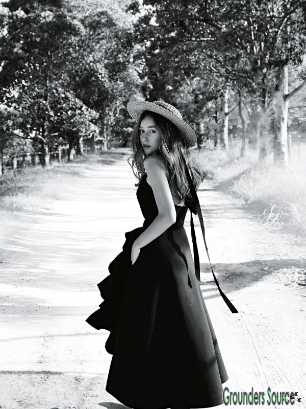Vogue Australia Photoshoots Alycia Debnam-Carey May 2016

