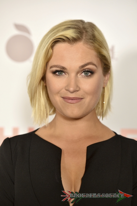 Eliza Taylor Shines on Red Carpet Thumper Premiere Los Angeles 2017
