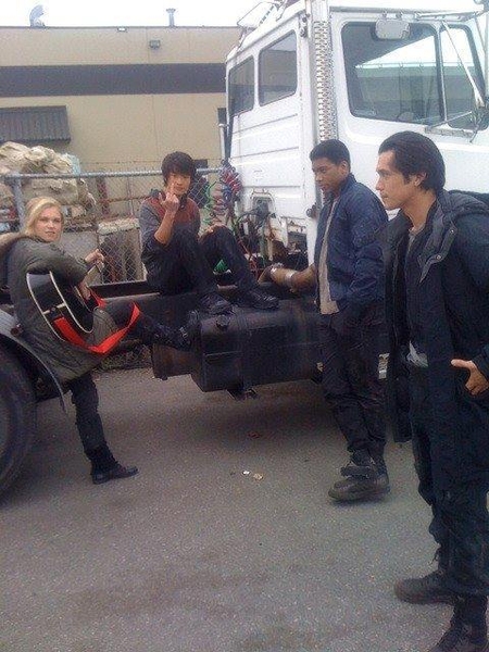 The 100 Behind the Scenes-24
