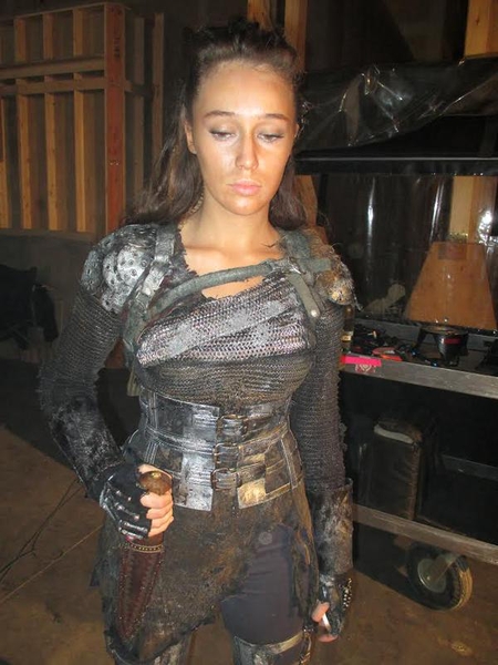 Wardrobe The 100-14
