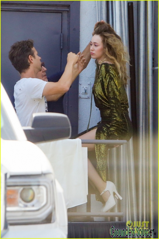 On Set Photoshoot Alycia Debnam-Carey June 26th 2016 -2
