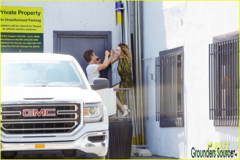Alycia Debnam-Carey On Set Photoshoot June 26th 2016 -2
