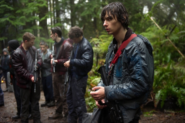 The 100 Behind the Scenes-110
