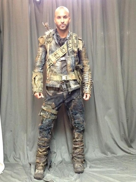 Wardrobe The 100-9
