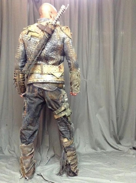 Wardrobe The 100-8
