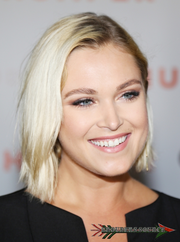 Los Angeles Thumper Premiere October 30th 2017 with Eliza Taylor
