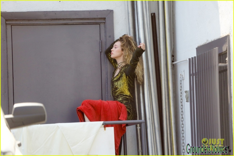 Photoshoot June 26th 2016 Alycia Debnam-Carey On Set
