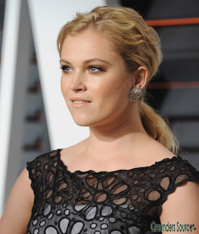 Eliza Taylor Oscars Vanity Fair After Party February 22nd 2015
