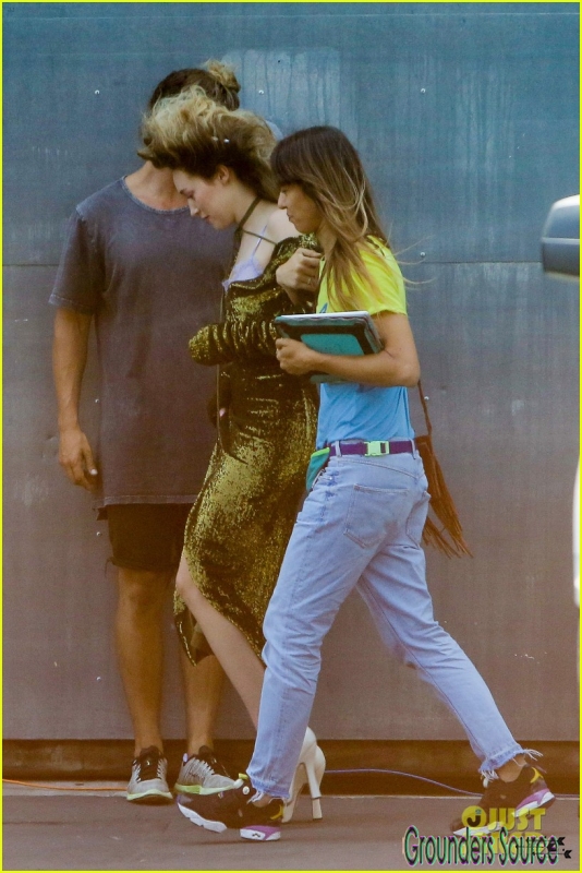Alycia Debnam-Carey On Set June 26th 2016 Photoshoot
