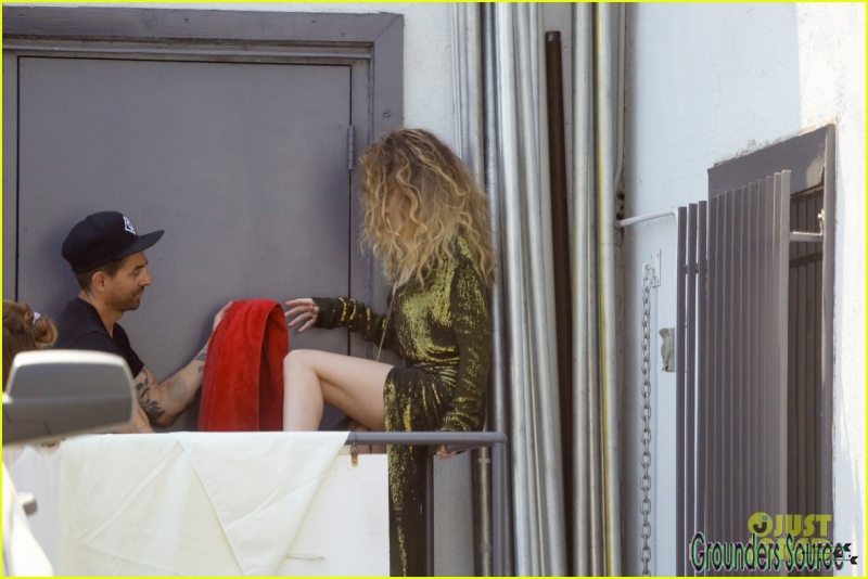 Photoshoot On Set Alycia Debnam-Carey June 26th 2016

