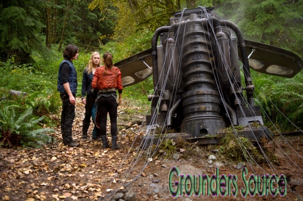 HQ Episode Promo Stills 01x05 The 100 Twilight's Last Gleaming

