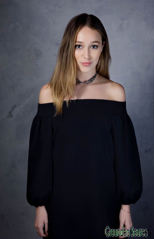 Photoshoots Alycia Debnam-Carey Comic Con 2016 Portraits-3
