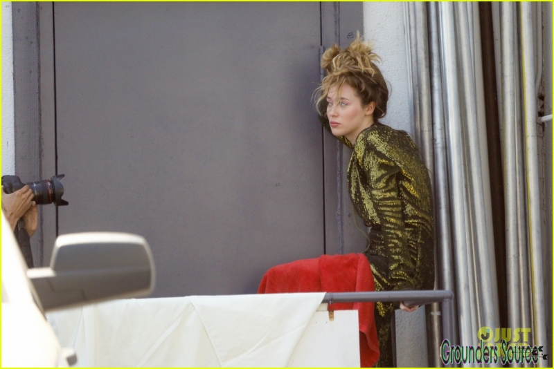 Photoshoot Alycia Debnam-Carey On Set June 26th 2016
